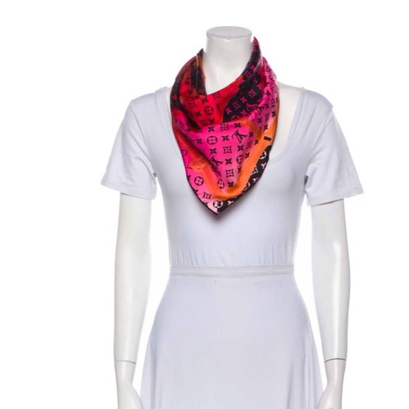 Louis Vuitton Black and Brown Scarf - Picture 9 of 9